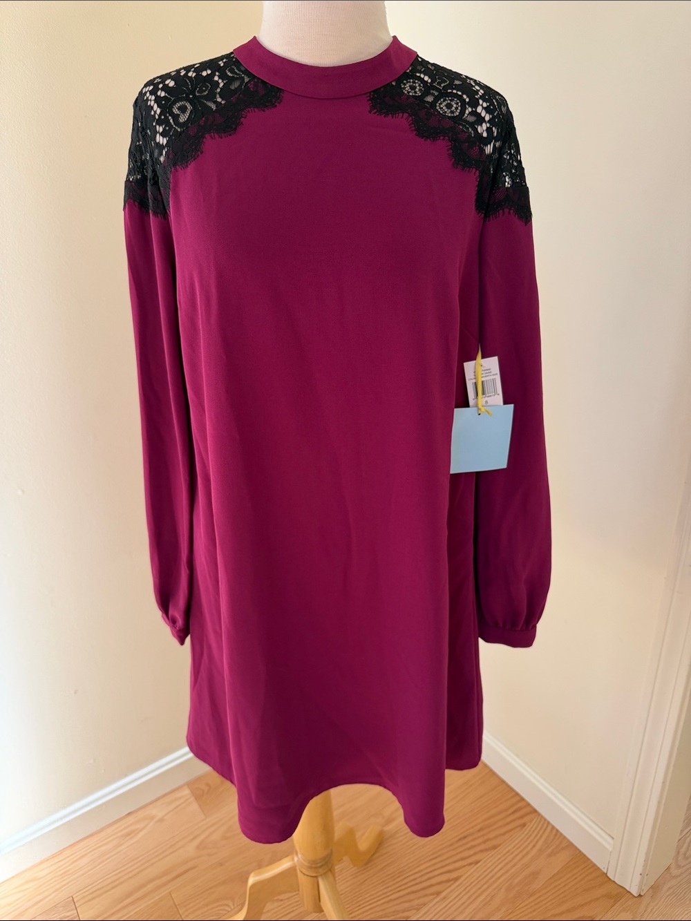 NWT! CeCe SZ 8, garden oasis long sleeve back neck tie dress in majenta haze.